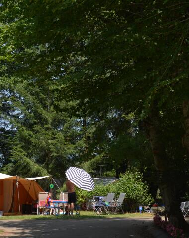 Camping_pitches_le_sequoia_lot_dordogne
