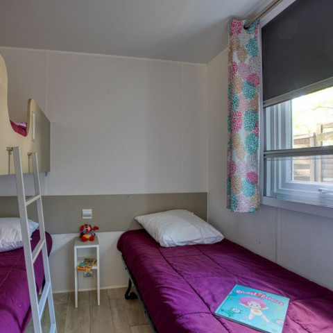 5_sunelia_le_sequoia_mobilhome_luxe_chambre_enfant.JPG