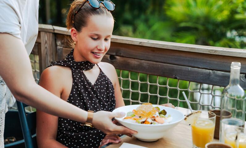 Streekgerecht bereid met lokale producten in het restaurant van Camping Le Séquoïa